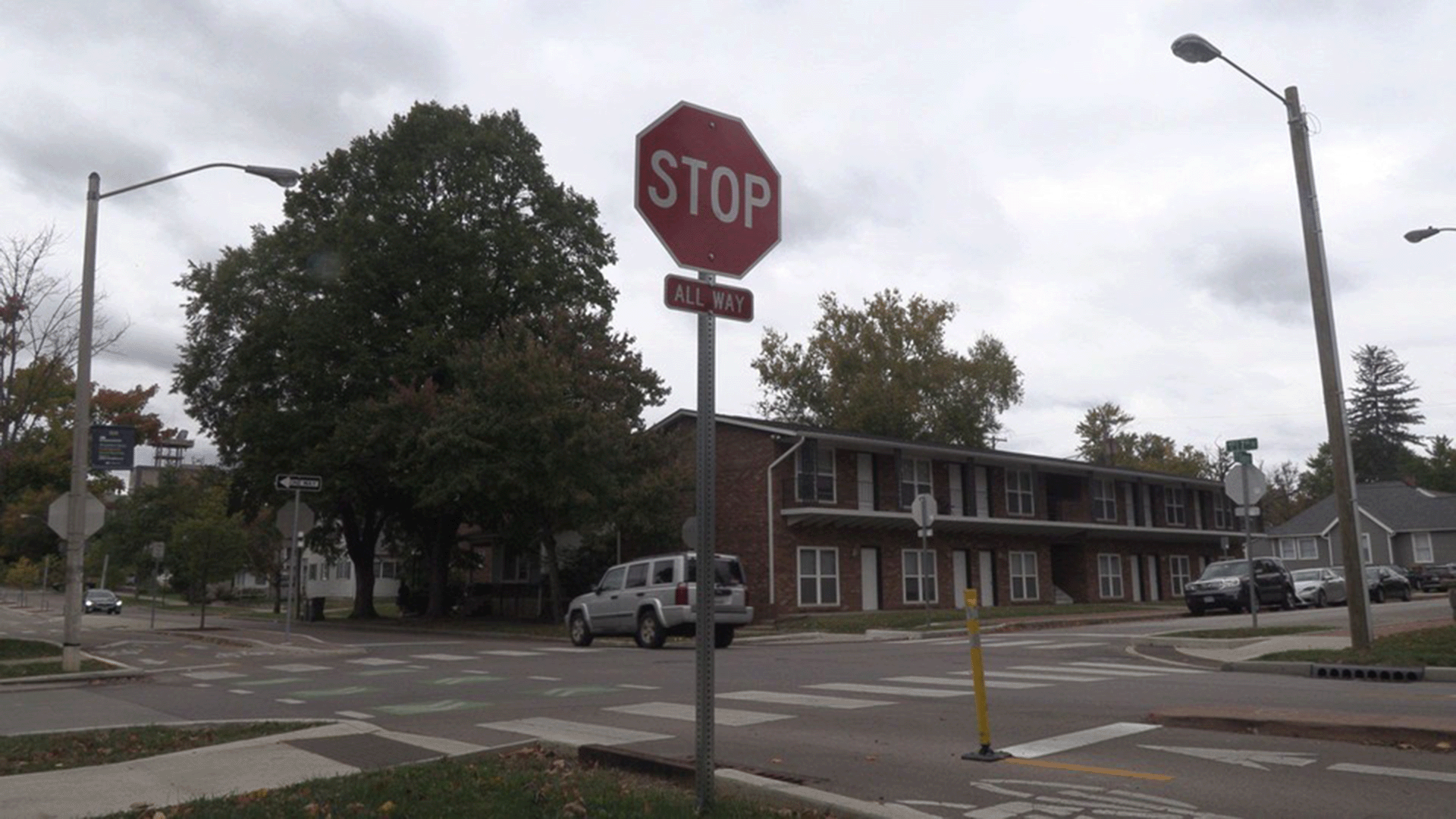 Cyclists express concern over potential changes to 7-Line bike lane